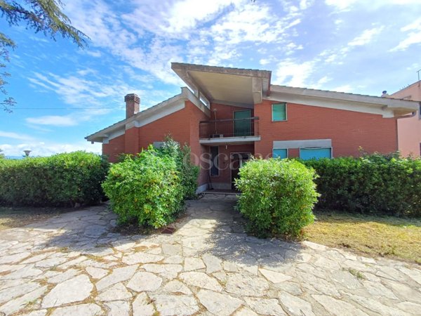 casa indipendente in vendita a Riano