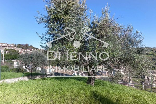 casa indipendente in vendita a Riano