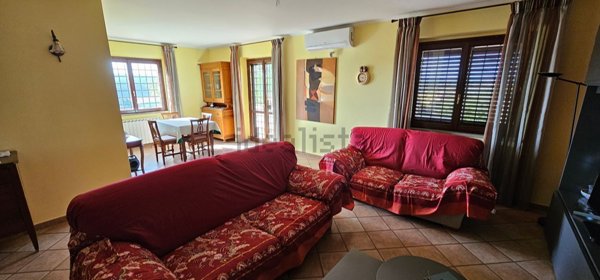 casa indipendente in vendita a Riano