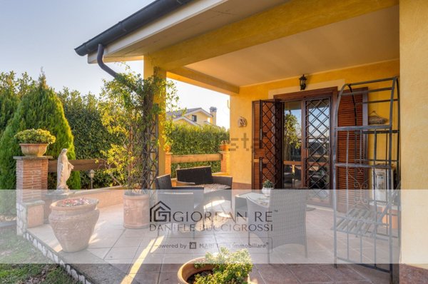 casa indipendente in vendita a Riano