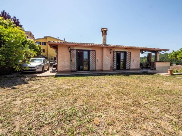 casa indipendente in vendita a Riano