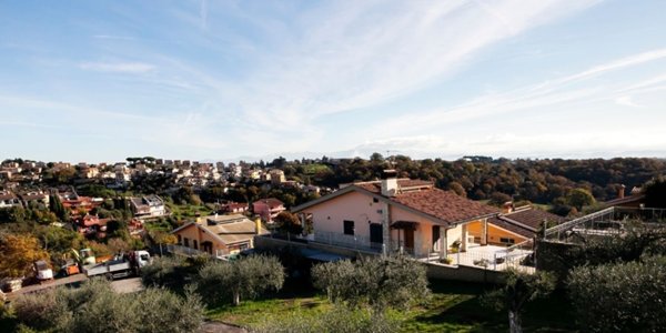 casa indipendente in vendita a Riano