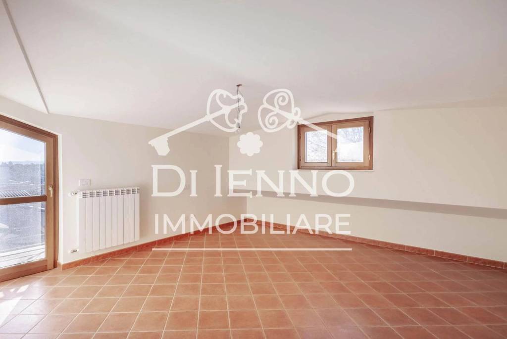 casa indipendente in vendita a Riano