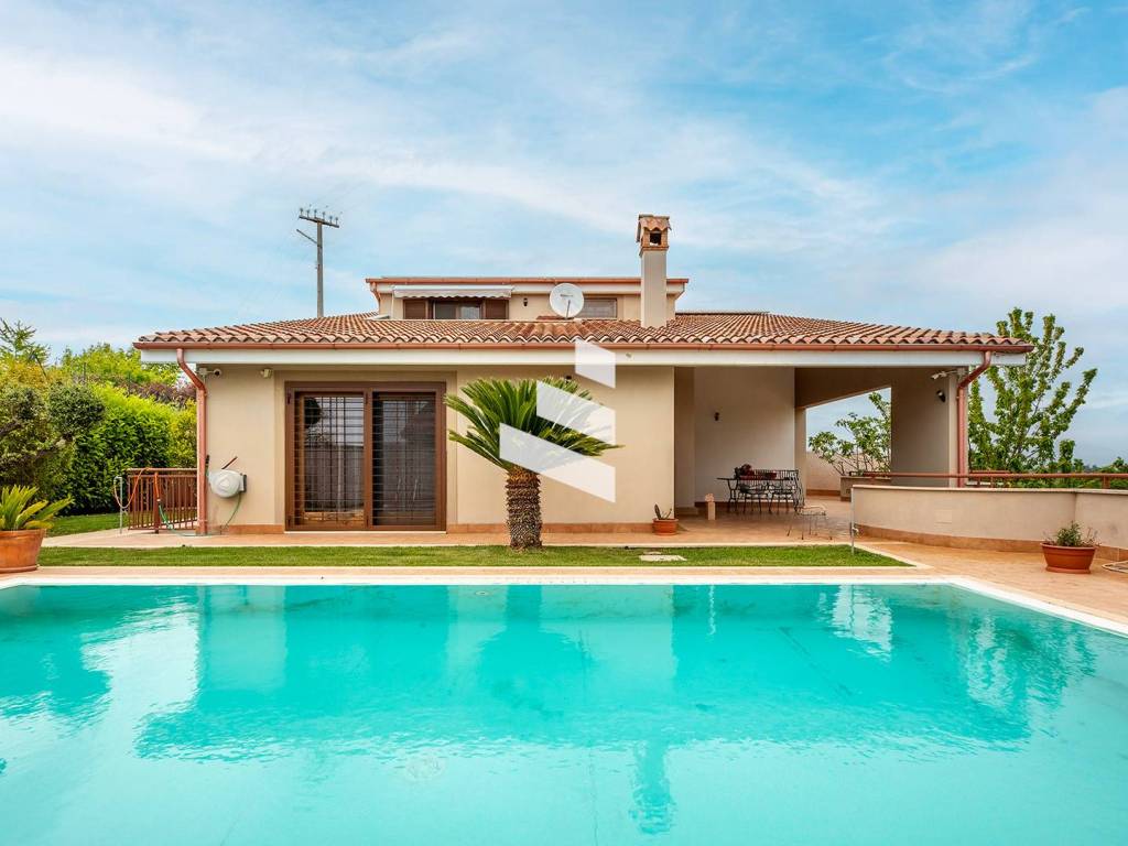 casa indipendente in vendita a Riano