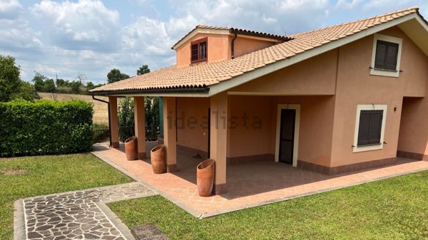 casa indipendente in vendita a Riano