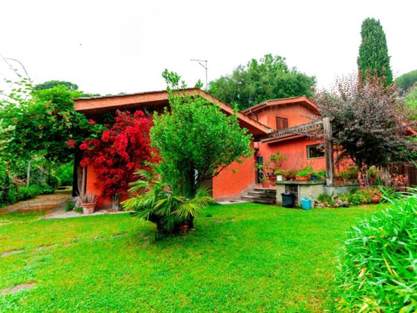 casa indipendente in vendita a Riano
