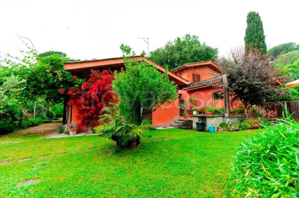 casa indipendente in vendita a Riano