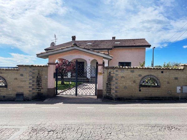 casa indipendente in vendita a Riano