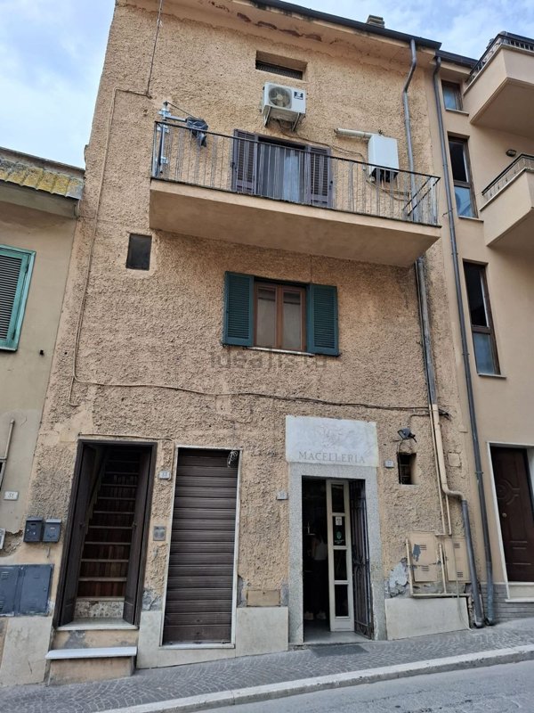 appartamento in vendita a Riano