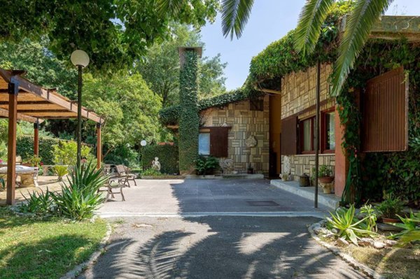 appartamento in vendita a Riano