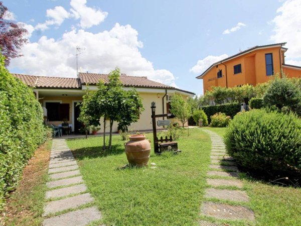 casa indipendente in vendita a Riano