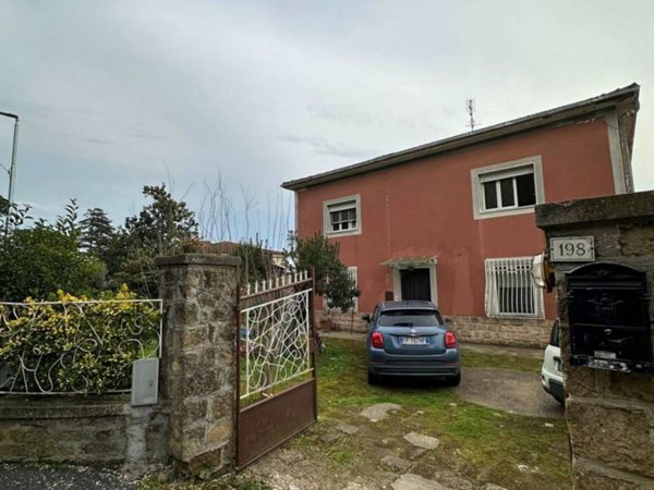 casa indipendente in vendita a Riano