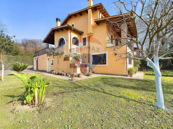 casa indipendente in vendita a Riano
