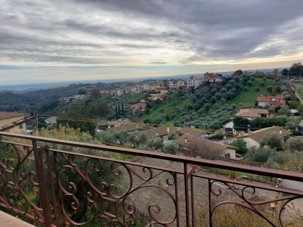 appartamento in vendita a Riano