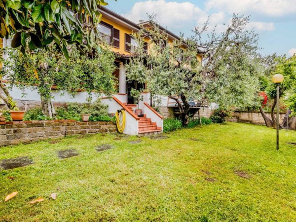 casa indipendente in vendita a Riano