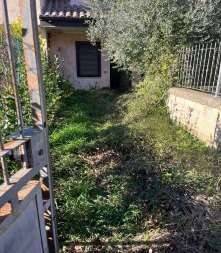 casa indipendente in vendita a Riano