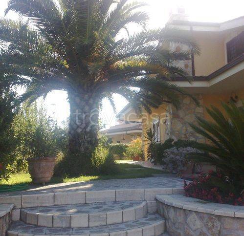 casa indipendente in vendita a Riano