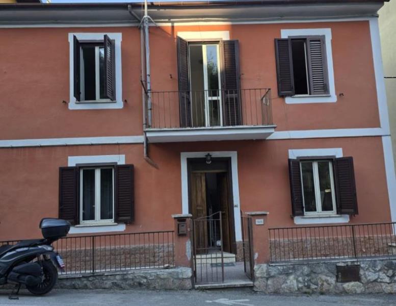 casa indipendente in vendita a Riano