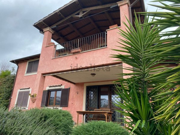 casa indipendente in vendita a Riano