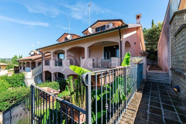 casa indipendente in vendita a Riano