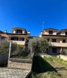 casa indipendente in vendita a Riano