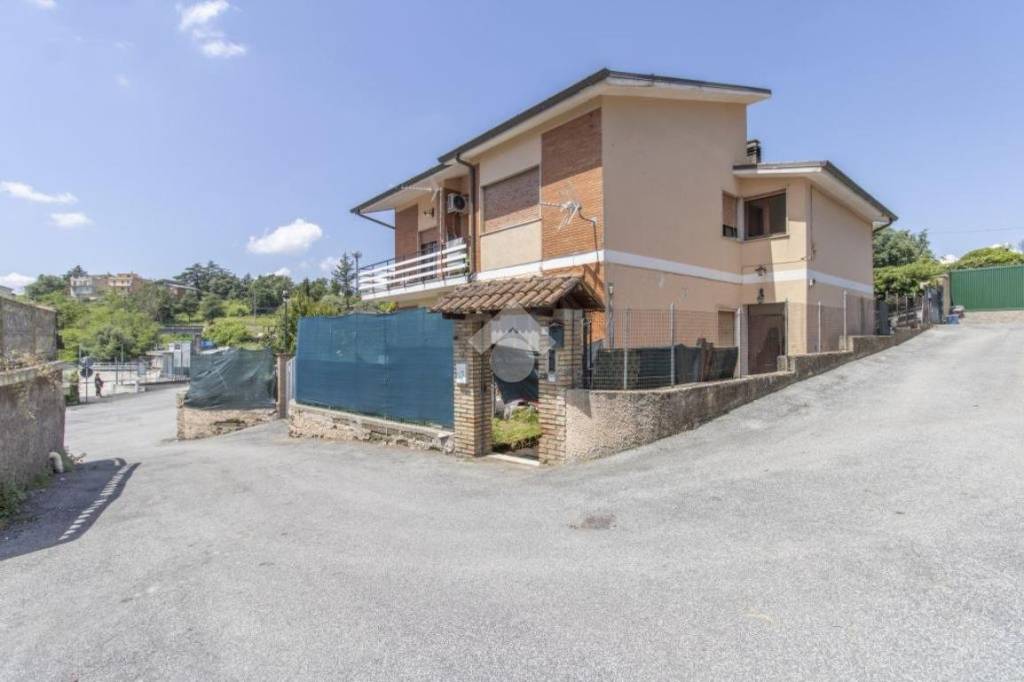 appartamento in vendita a Riano