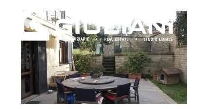 casa indipendente in vendita a Riano