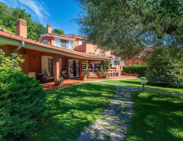 casa indipendente in vendita a Riano