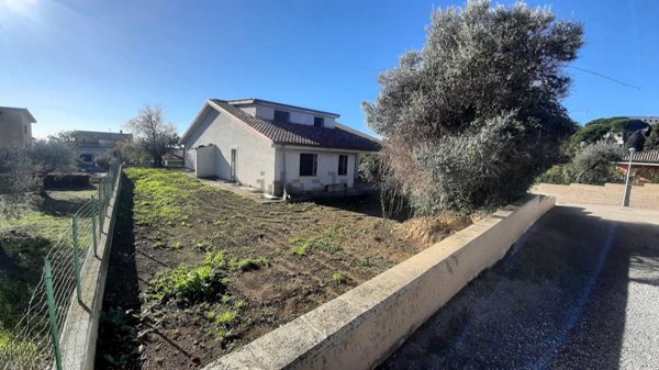 casa indipendente in vendita a Riano