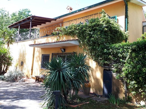 casa indipendente in vendita a Riano