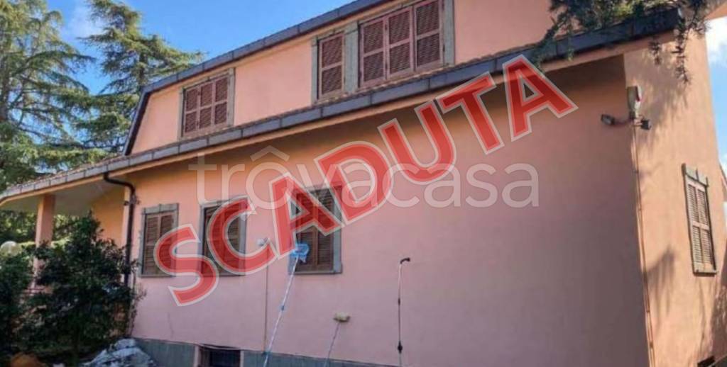 casa indipendente in vendita a Riano