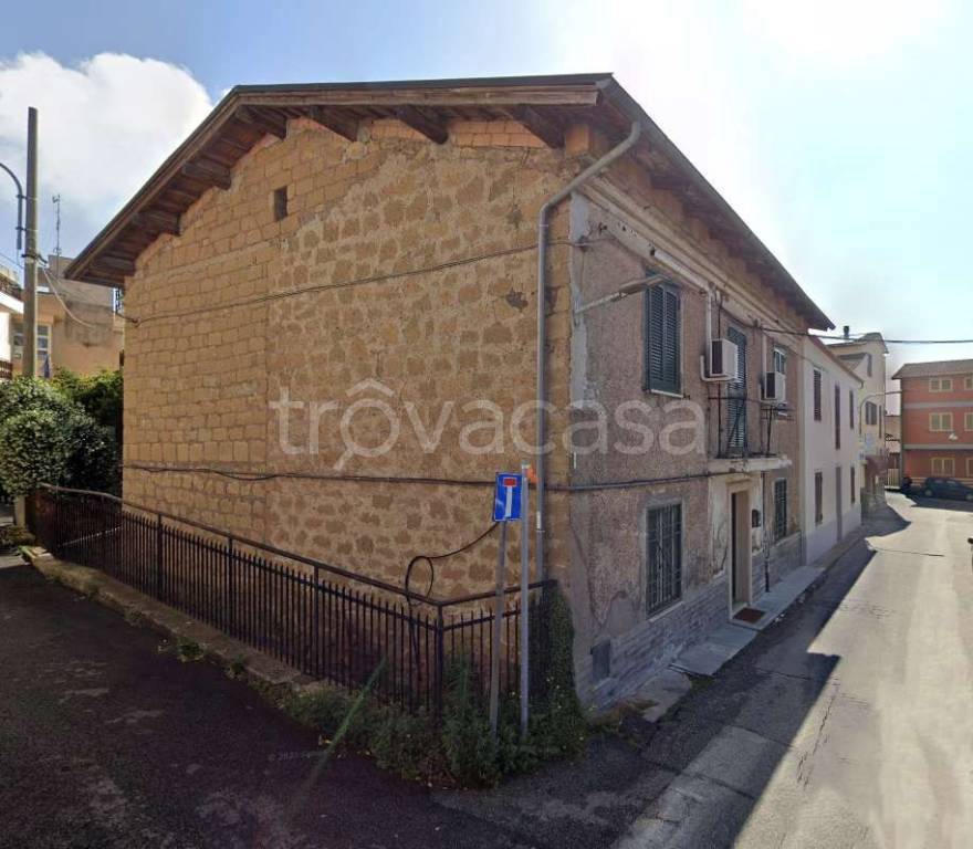 casa indipendente in vendita a Riano