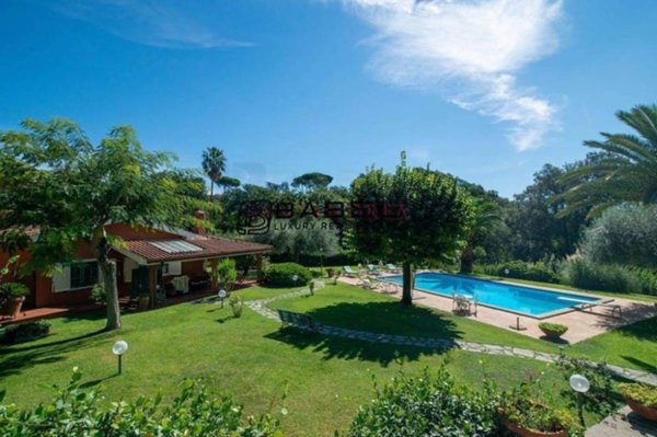 casa indipendente in vendita a Riano