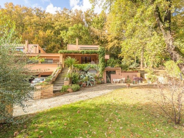 casa indipendente in vendita a Riano