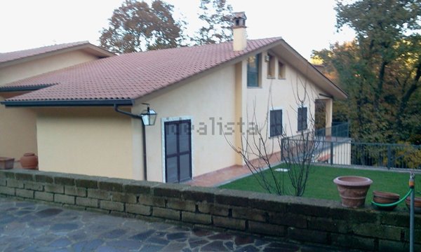 casa indipendente in vendita a Riano