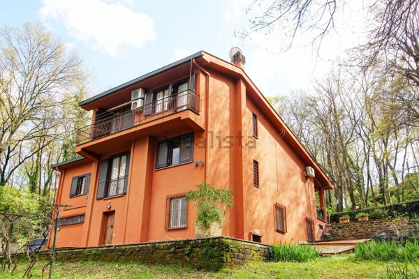 casa indipendente in vendita a Riano