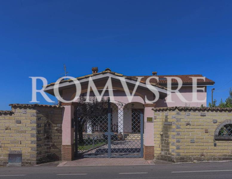 casa indipendente in vendita a Riano