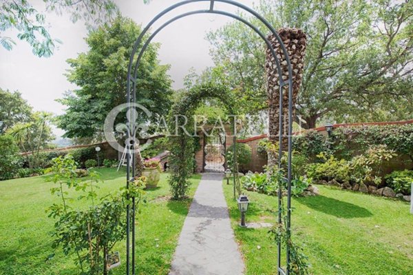 casa indipendente in vendita a Riano