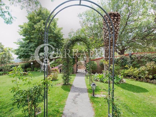 casa indipendente in vendita a Riano