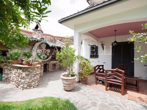 casa indipendente in vendita a Riano