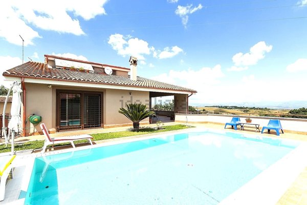 casa indipendente in vendita a Riano