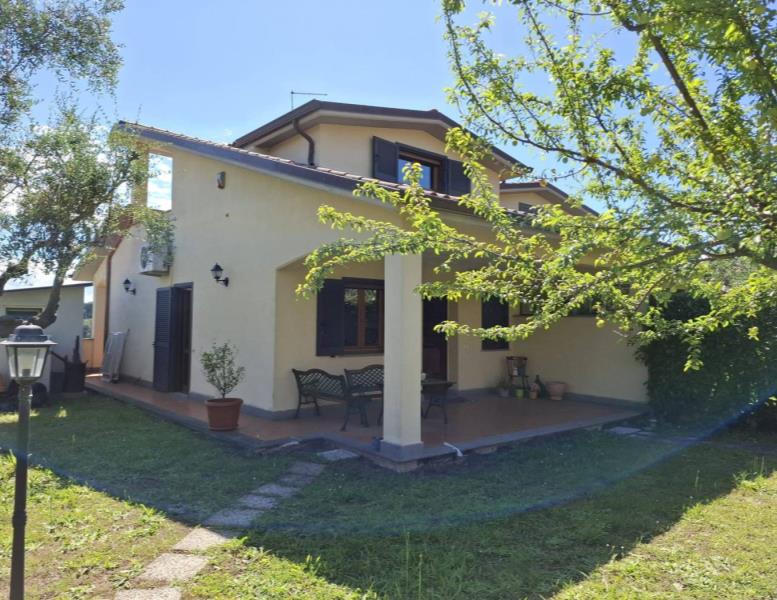 casa indipendente in vendita a Riano