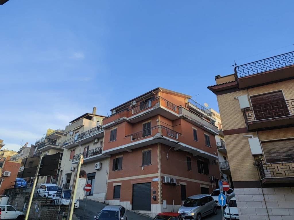 appartamento in vendita a Riano