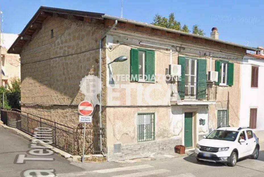 casa indipendente in vendita a Riano