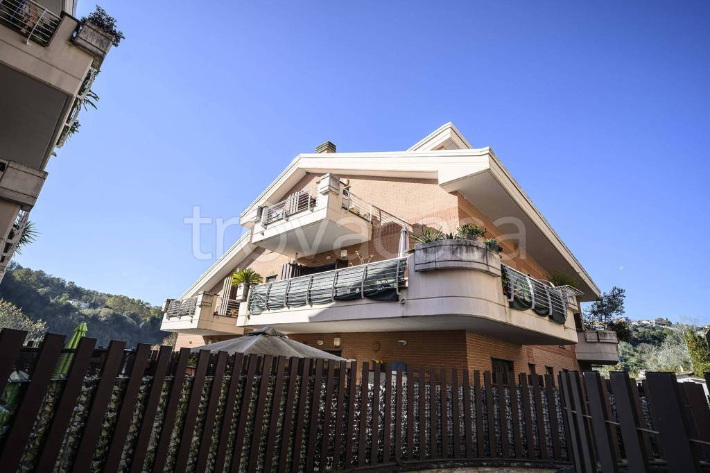 appartamento in vendita a Riano