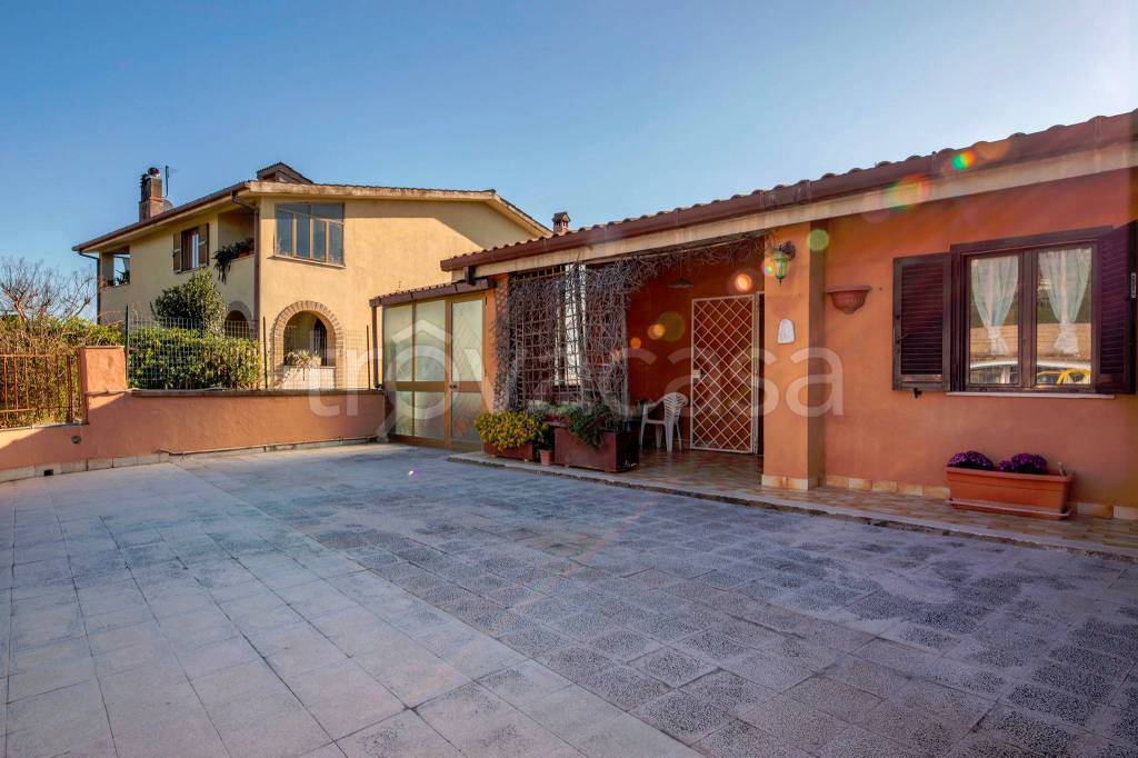 appartamento in vendita a Riano