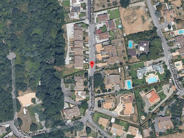 casa indipendente in vendita a Riano