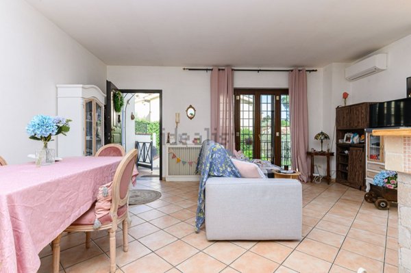 casa indipendente in vendita a Riano