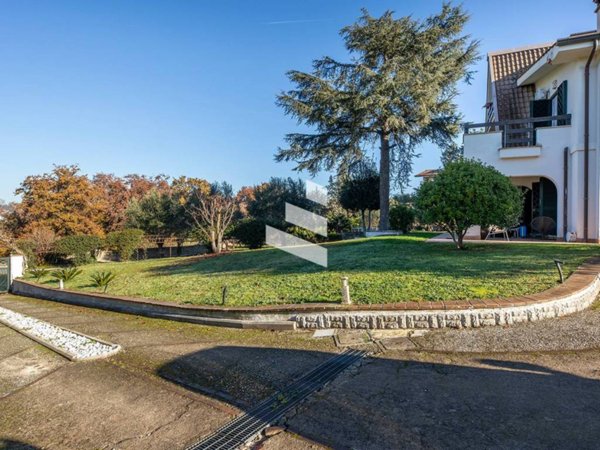 casa indipendente in vendita a Riano