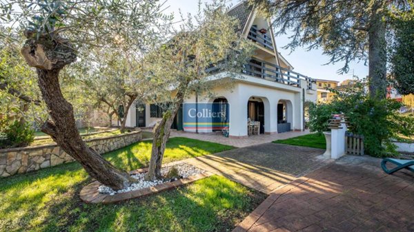 casa indipendente in vendita a Riano
